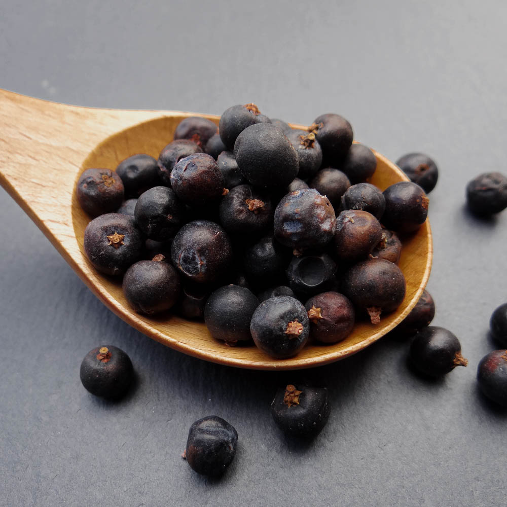 Wacholderbeeren gesiebt